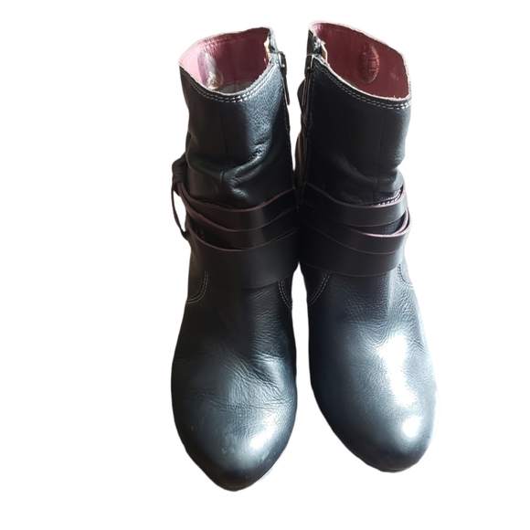 PIKOLINOS Black Ankle Boots with Pink Accents - Picture 2 of 12